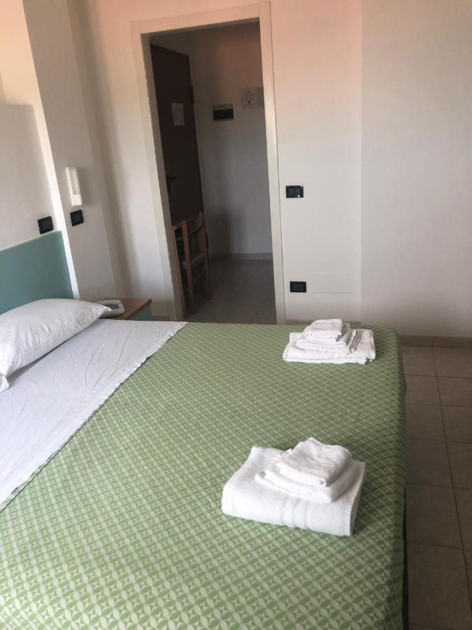 Hotel Atlantic セニガッリア エクステリア 写真